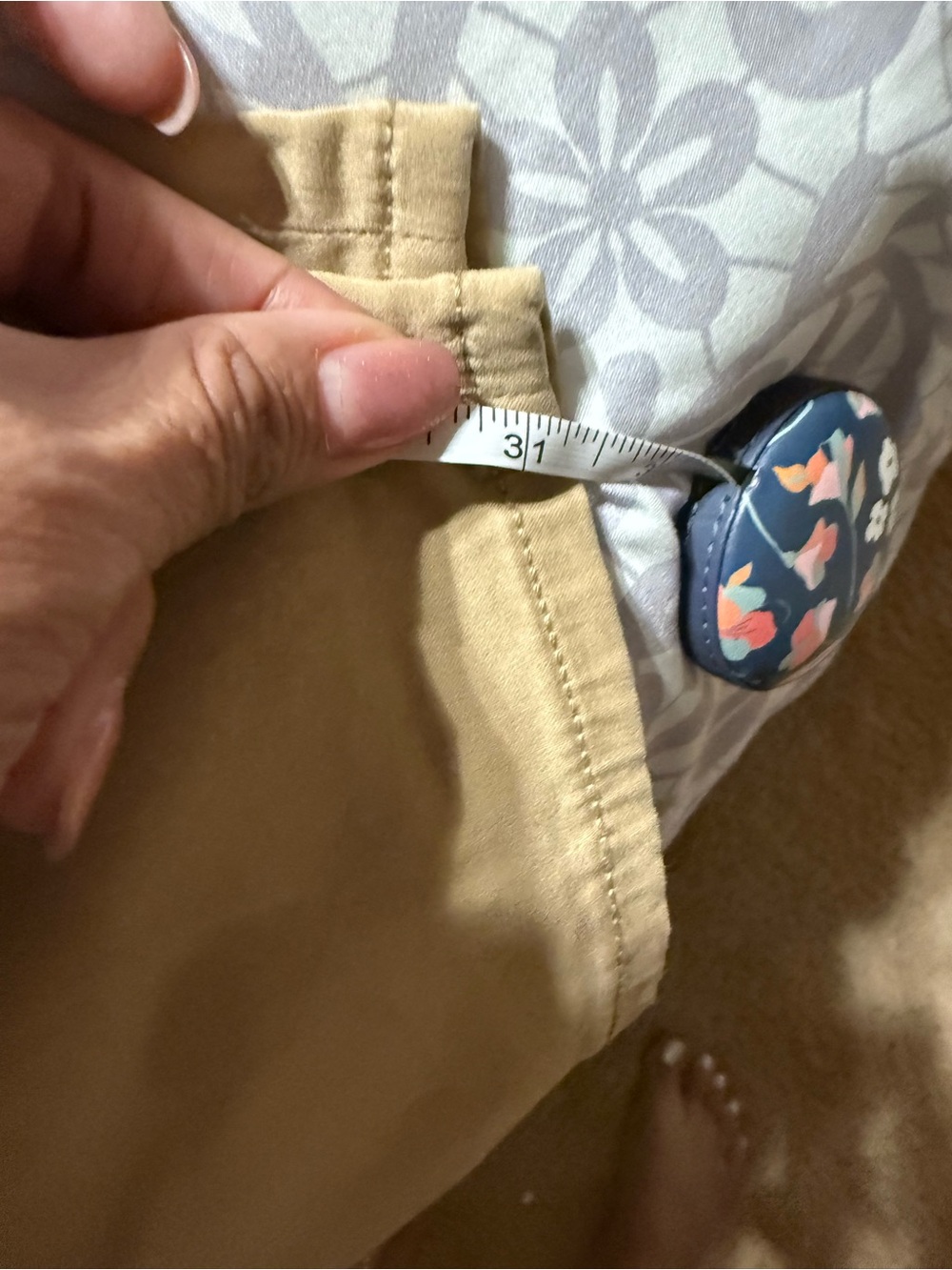 American Eagle Outfitters Straight Leg Jeans in Beige - Picture 5 of 5
